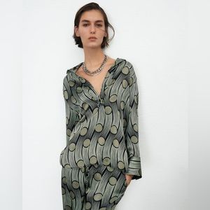 Brand New ZARA Green Printed Blouse (XS)